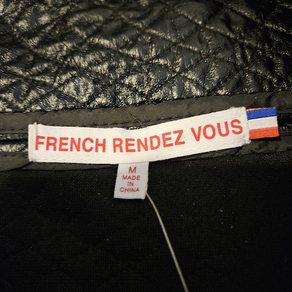 Luxurious Black Quilted Jacket - Picture 10 of 15